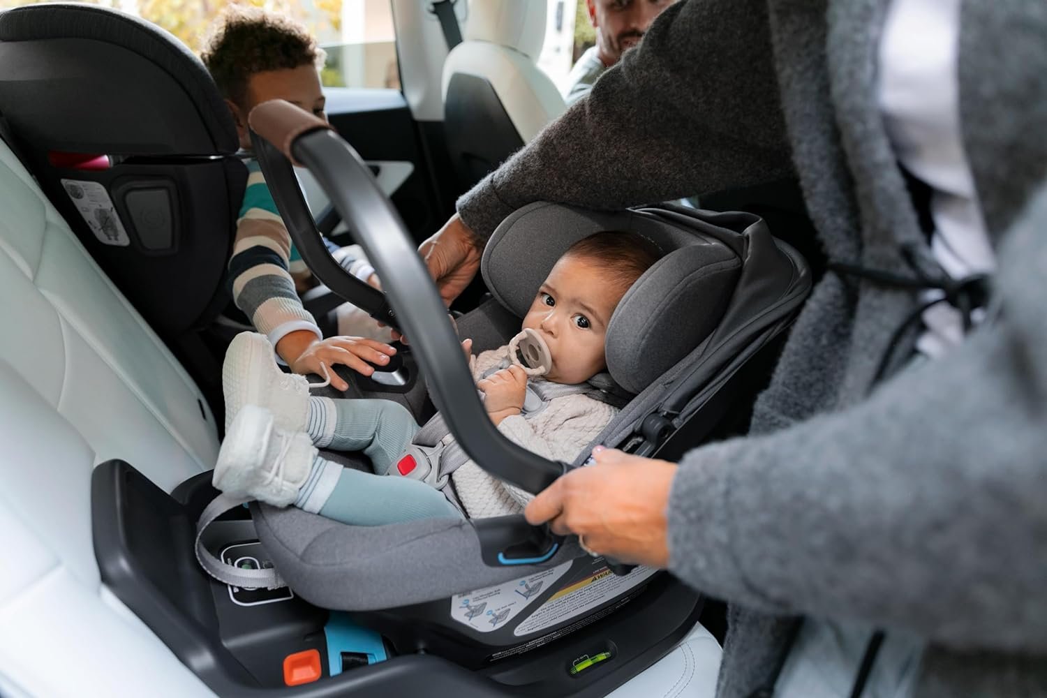 81W11kEaDQL._SL1500_.jpg UPPAbaby Extra Aria Car Seat Base/Compatible with Aria Infant Car Seats/SmartSecure Installation with Load Leg - Image 6